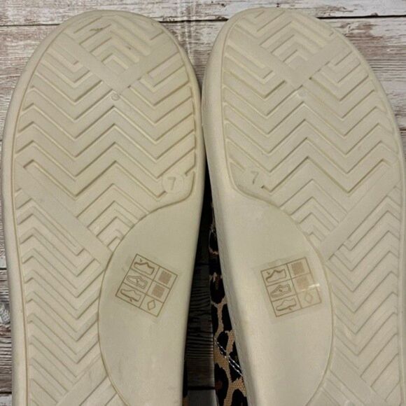 Womens Leopard Print Slip On Canvas Sneakers Size 7 - Picture 8 of 9